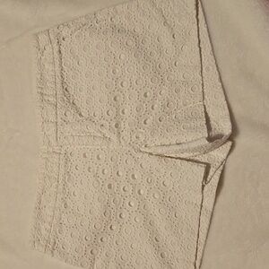 Crown & Ivy White Eyelet Shorts with Textured Fabric Size 6